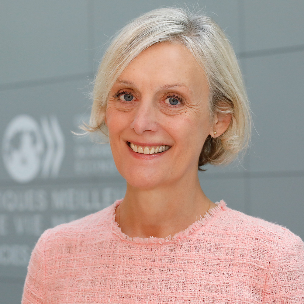 Dr. Monika Queisser